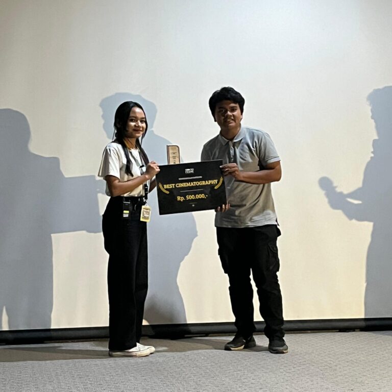 Sukusinema Meraih Dua Penghargaan Sebagai Best Documentary dan Best Cinematography Lewat “The Silenced Soil” 2