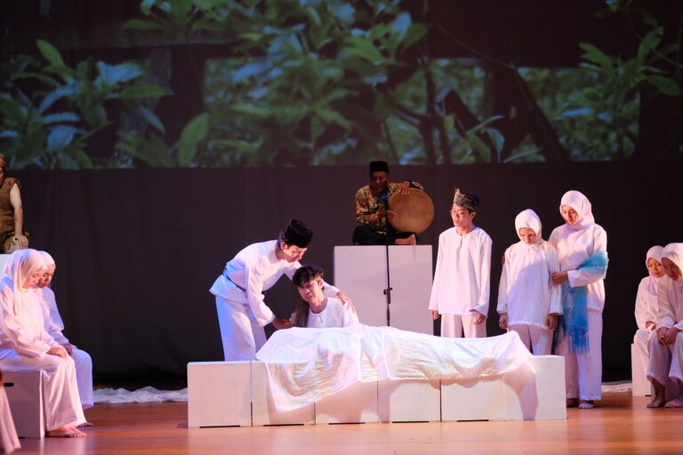 Pertunjukan Sibonsu Bobilang Malam 2