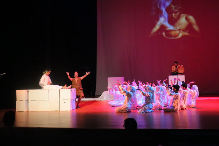 Pertunjukan Sibonsu Bobilang Malam 7