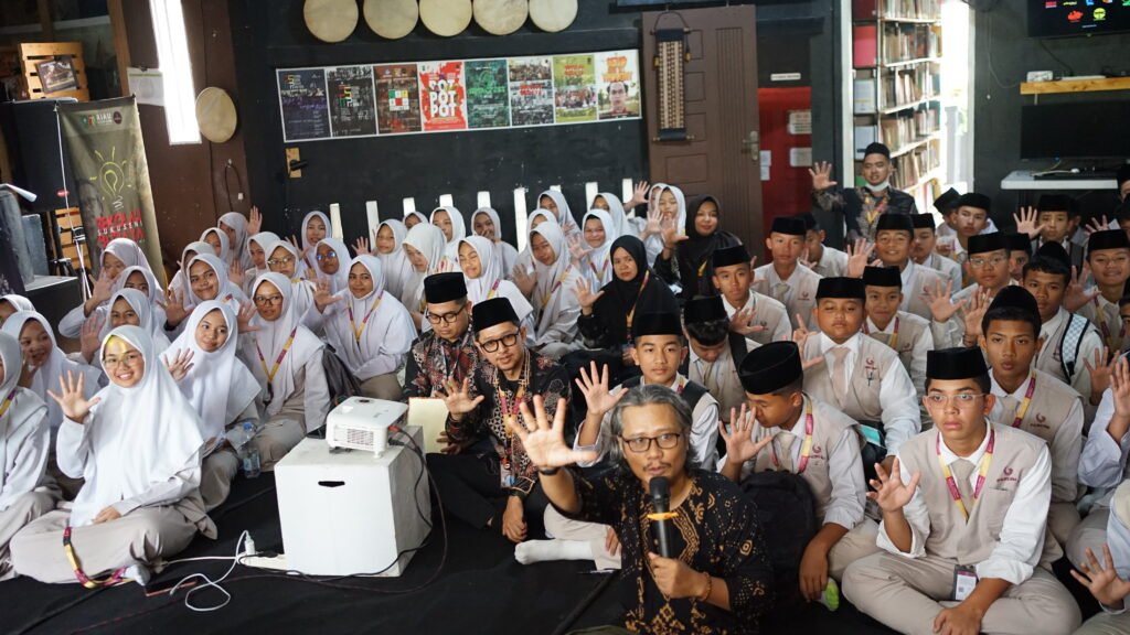 Suku Seni Menerima Kunjungan Outing Class SMP IP-ICBS